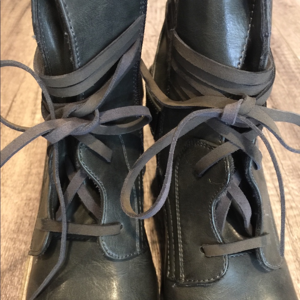 New Grey Boots - Picture 5 of 5